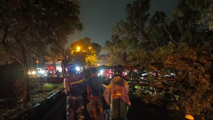 Hujan Badai Terjang Kota Batam
